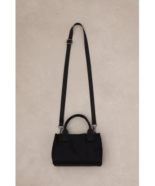 AZUL by moussy(アズールバイマウジー)の「ロゴプレート高密度ナイロンミニバッグ(ショルダーバッグ・メンズ・ブラック/グリーン・FREE)」の7枚目の写真