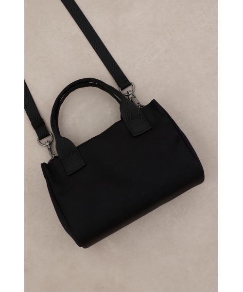 AZUL by moussy(アズールバイマウジー)の「ロゴプレート高密度ナイロンミニバッグ(ショルダーバッグ・メンズ・ブラック/グリーン・FREE)」の15枚目の写真