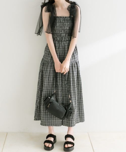 OLIVE des OLIVE（オリーブデオリーブ）の「チュールリボン付きシャーリングキャミワンピ（ワンピース・レディース・ブラック/オフホワイト/ラベンダー/チェック・SMALL/MEDIUM）」の9枚目の写真