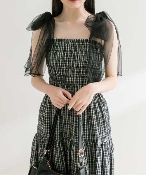 OLIVE des OLIVE（オリーブデオリーブ）の「チュールリボン付きシャーリングキャミワンピ（ワンピース・レディース・ブラック/オフホワイト/ラベンダー/チェック・SMALL/MEDIUM）」の5枚目の写真