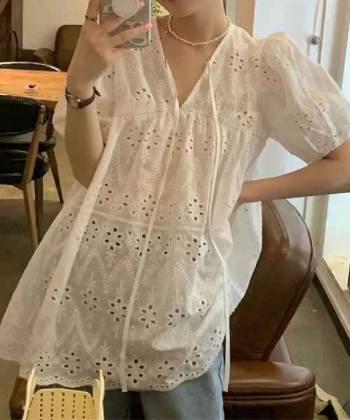 ✨美品✨アメリ　エンブロイダリー パフスリーブブラウス　フラワー刺繍 美品 Ameri VINTAGE アメリ レディエンブロイダリーパフブラウス