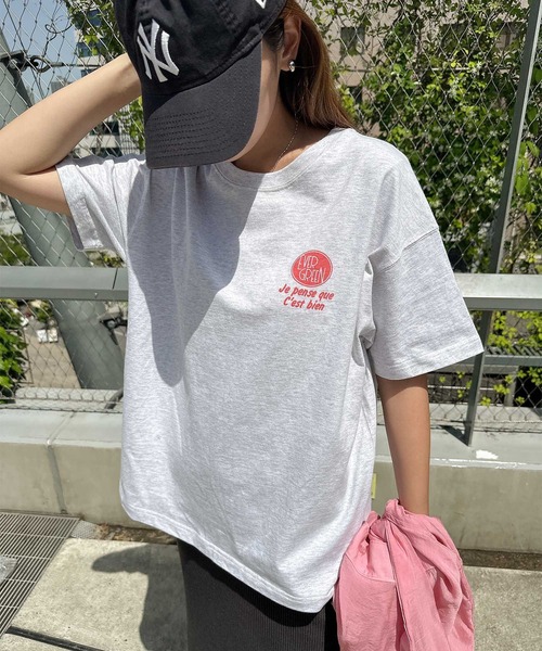 andme(アンドミー)の「【新色追加】プリントエンブロイダリーロゴ半袖Tシャツ(Tシャツ/カットソー・レディース・オフホワイト/キナリ/スミクロ/オートミール/ベージュ系その他/ベージュ/ホワイト×レッド/ネイビー・M/S)」の13枚目の写真