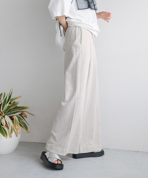 LOWRYS FARM（ローリーズファーム）の「スウェットワイドパンツ　127528（スウェットパンツ・レディース・グレー/チャコールグレー/アイボリー・FREE）」の4枚目の写真