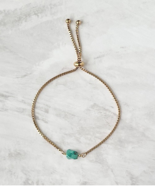 tone（トーン）の「【Tiny gem room】ターコイズ ステンレス ブレスレット(MA)（ブレスレット・レディース・ゴールド/シルバー・FREE）」の2枚目の写真