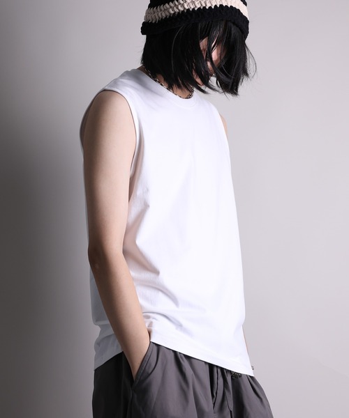 GENXDER(ノンジェンダー)の「【GENXDER】ゆったりシルエットのノースリーブTシャツ (SS)(タンクトップ・メンズ・ブラック/ホワイト・LARGE/X-LARGE/XX-LARGE)」の12枚目の写真