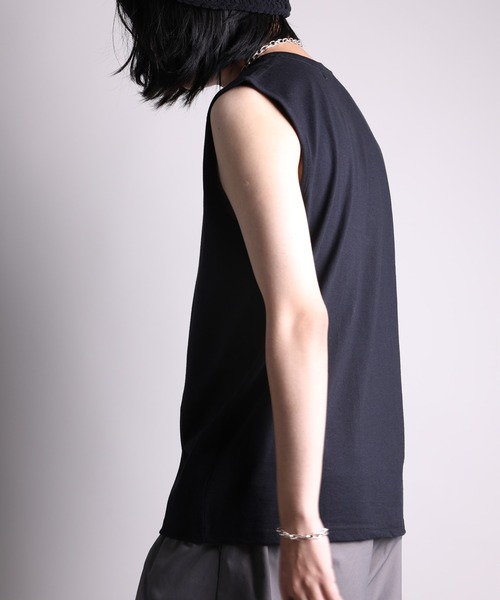 GENXDER(ノンジェンダー)の「【GENXDER】ゆったりシルエットのノースリーブTシャツ (SS)(タンクトップ・メンズ・ブラック/ホワイト・LARGE/X-LARGE/XX-LARGE)」の14枚目の写真