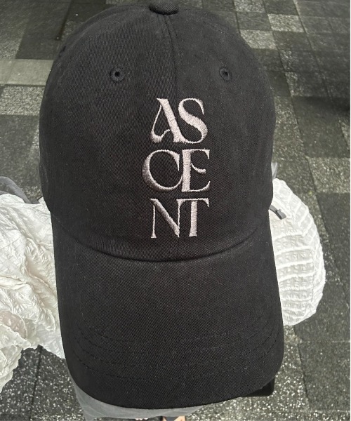 lawgy（ラウジー）の「embroidery logo cap / エンブロイダリーロゴキャプ（キャップ・レディース・アイボリー/ブラック/チャコールグレー・FREE）」の12枚目の写真