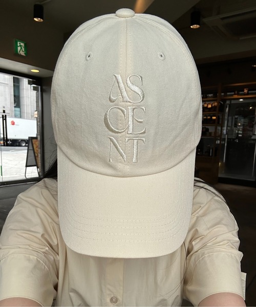 lawgy（ラウジー）の「embroidery logo cap / エンブロイダリーロゴキャプ（キャップ・レディース・アイボリー/ブラック/チャコールグレー・FREE）」の5枚目の写真