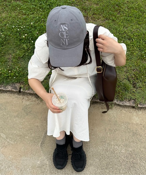 lawgy（ラウジー）の「embroidery logo cap / エンブロイダリーロゴキャプ（キャップ・レディース・アイボリー/ブラック/チャコールグレー・FREE）」の10枚目の写真