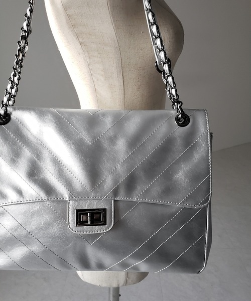 me+em select(ミームセレクト)の「※※【 3color 】2WAY チェーンフェイクレザーフラップショルダーバッグ / 2WAY chain fake leather flap shoulder bag(ショルダーバッグ・レディース・ブラック/アイボリー/シルバー・FREE)」の11枚目の写真