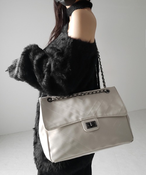 me+em select(ミームセレクト)の「※※【 3color 】2WAY チェーンフェイクレザーフラップショルダーバッグ / 2WAY chain fake leather flap shoulder bag(ショルダーバッグ・レディース・ブラック/アイボリー/シルバー・FREE)」の18枚目の写真