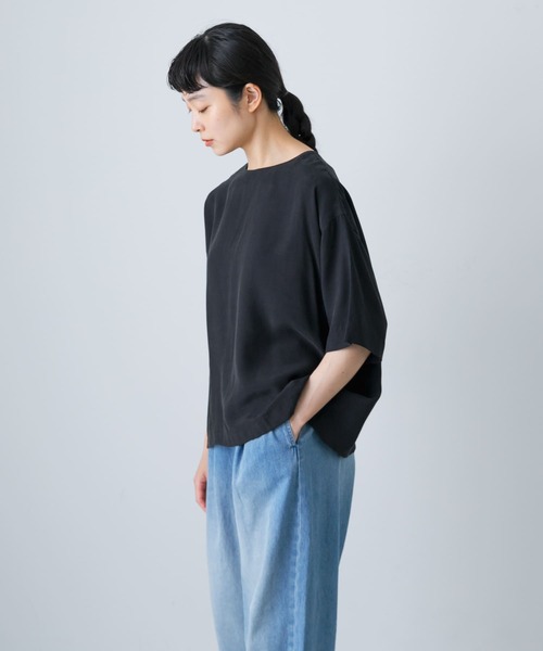 かぐれ（カグレ）の「フィブリルタフタプルオーバー（Tシャツ/カットソー・レディース・キャメル/ブラック・FREE）」の13枚目の写真