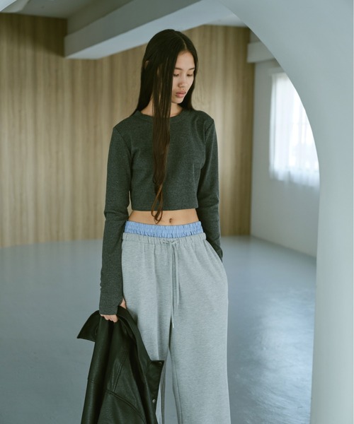 AIC.（エーアイシー）の「ショートレングスロンティー（Tシャツ/カットソー・レディース・ネイビー/ダークブラウン/バーガンディー/ホワイト系/チャコールグレー/ブラック・FREE）」の17枚目の写真