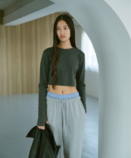 AIC.（エーアイシー）の「ショートレングスロンティー（Tシャツ/カットソー・レディース・ネイビー/ダークブラウン/バーガンディー/ホワイト系/チャコールグレー/ブラック・FREE）」の18枚目の写真