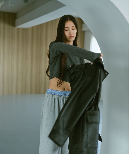 AIC.（エーアイシー）の「ショートレングスロンティー（Tシャツ/カットソー・レディース・ネイビー/ダークブラウン/バーガンディー/ホワイト系/チャコールグレー/ブラック・FREE）」の19枚目の写真