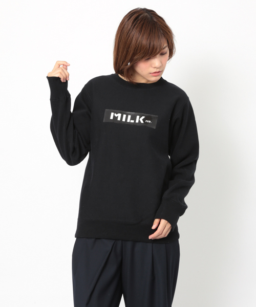 MILKFED.(ミルクフェド)の「CREW SWEAT BAR(スウェット・レディース・ブラック/アッシュ/ネイビー/バーガンディー・ONE SIZE)」の2枚目の写真