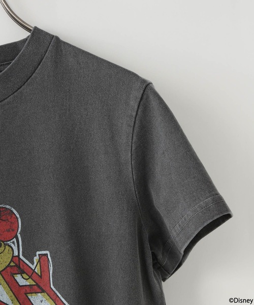 LOWRYS FARM（ローリーズファーム）の「Disney／バンドＴＳＳ　142864（Tシャツ/カットソー・レディース・オフホワイト/チャコールグレー/その他19・FREE）」の6枚目の写真