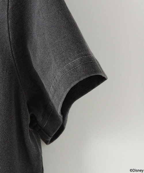 LOWRYS FARM（ローリーズファーム）の「Disney／バンドＴＳＳ　142864（Tシャツ/カットソー・レディース・オフホワイト/チャコールグレー/その他19・FREE）」の7枚目の写真
