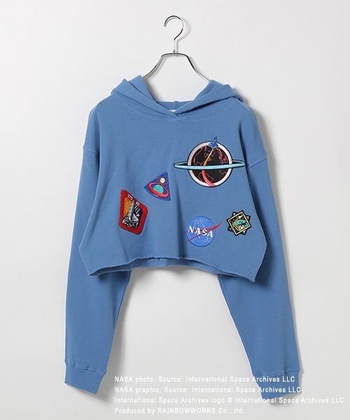 PAGEBOY（ページボーイ）の「<NASA>マルチワッペンショートパーカー（パーカー・レディース・ブラック/オフホワイト/ブルー・FREE）」の17枚目の写真