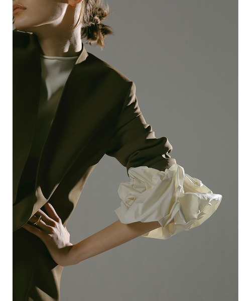 HER.（ハー）の「ボリュームスリーブニットトップス（ニット