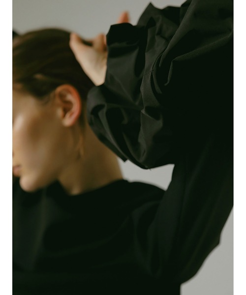 完売品/HER. ハー ボリュームスリーブ ニット カットソー HER.（ハー）の「ボリュームスリーブニットトップス（ニット