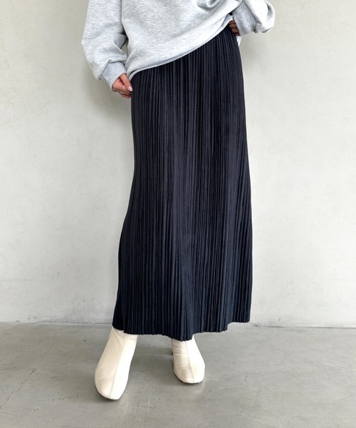 MYMOOD.（マイムード）の「ベロアIラインロングスカート（スカート・レディース・ブラック/グレイッシュベージュ・FREE）」の3枚目の写真