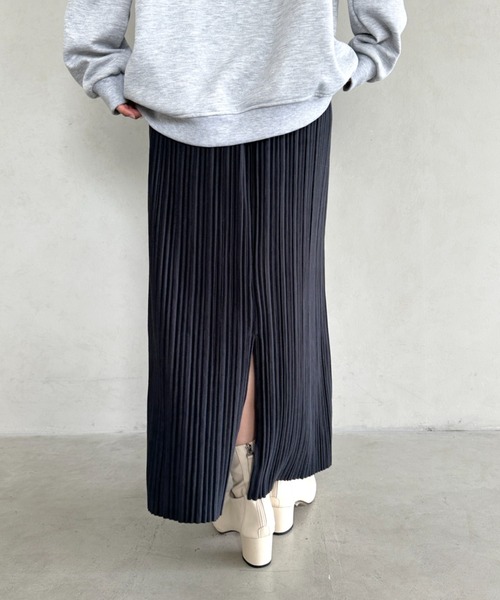 MYMOOD.（マイムード）の「ベロアIラインロングスカート（スカート・レディース・ブラック/グレイッシュベージュ・FREE）」の5枚目の写真