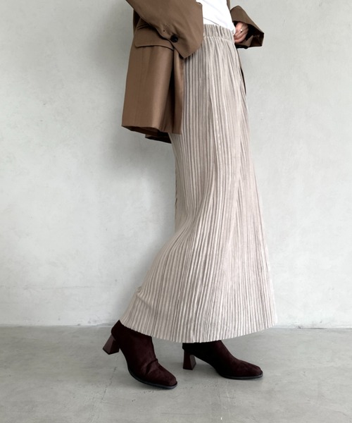 MYMOOD.（マイムード）の「ベロアIラインロングスカート（スカート・レディース・ブラック/グレイッシュベージュ・FREE）」の13枚目の写真
