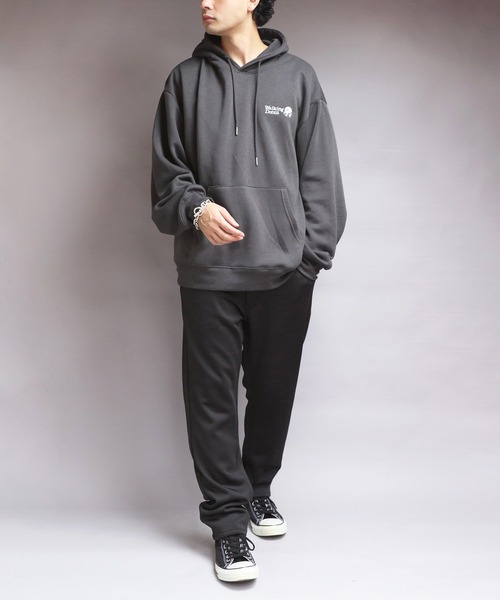 ８(eight)（エイト）の「裏起毛WALKING DONUTプルパーカー（パーカー・メンズ・スミクロ/ホワイト/ブラック・MEDIUM/X-LARGE/LARGE）」の4枚目の写真