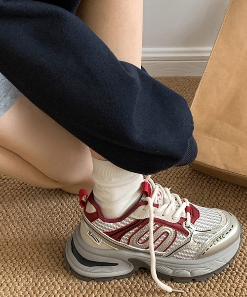 MEMECLE(メメクル)の「【 MEMECLE / メメクル 】シルバーメッシュ 厚底 カジュアルスニーカー(スニーカー・レディース・レッド/シルバー・S/M/L)」の8枚目の写真