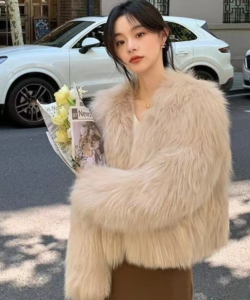 shameless(シェイムレス)の「フェイクファージャケット(その他アウター・レディース・ベージュ/ピンク・FREE)」の4枚目の写真