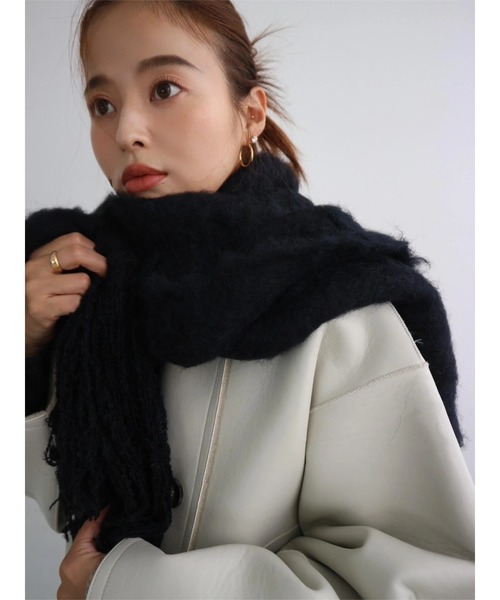 TRUNC（トランクエイティーエイト）の「Fluffy Fringe Stole（ストール/ショール・レディース・ブラック/チャコールグレー/ブルー/アイボリー・FREE）」の10枚目の写真