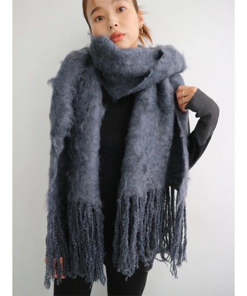 TRUNC（トランクエイティーエイト）の「Fluffy Fringe Stole（ストール/ショール・レディース・ブラック/チャコールグレー/ブルー/アイボリー・FREE）」の5枚目の写真