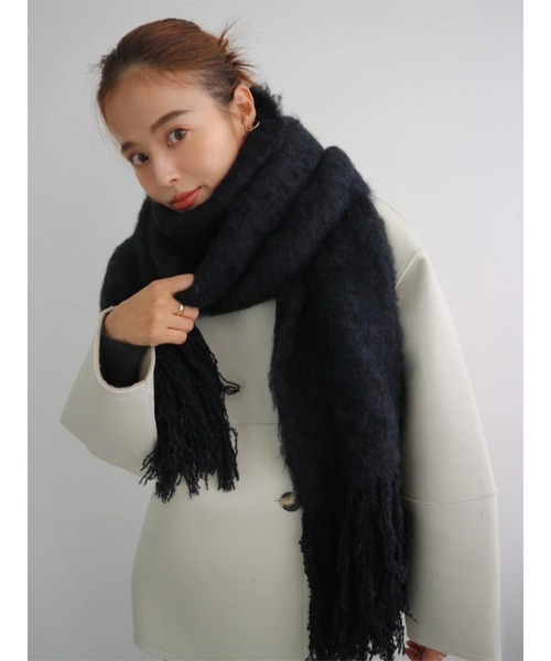 TRUNC（トランクエイティーエイト）の「Fluffy Fringe Stole（ストール/ショール・レディース・ブラック/チャコールグレー/ブルー/アイボリー・FREE）」の11枚目の写真