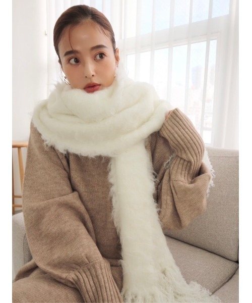 TRUNC（トランクエイティーエイト）の「Fluffy Fringe Stole（ストール/ショール・レディース・ブラック/チャコールグレー/ブルー/アイボリー・FREE）」の22枚目の写真