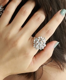 Pierrot（ピエロ）の「メタルフラワードームフリーリング（リング）」