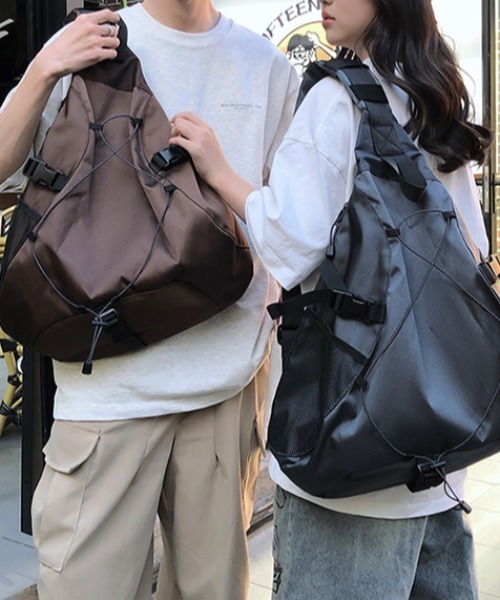 link lot（リンクロット）の「【A4サイズ対応】ドロストワンショルダーバッグ 大容量 ボディバッグ 男女兼用（ショルダーバッグ・メンズ・グレー/ブラック/ネイビー・F）」の17枚目の写真