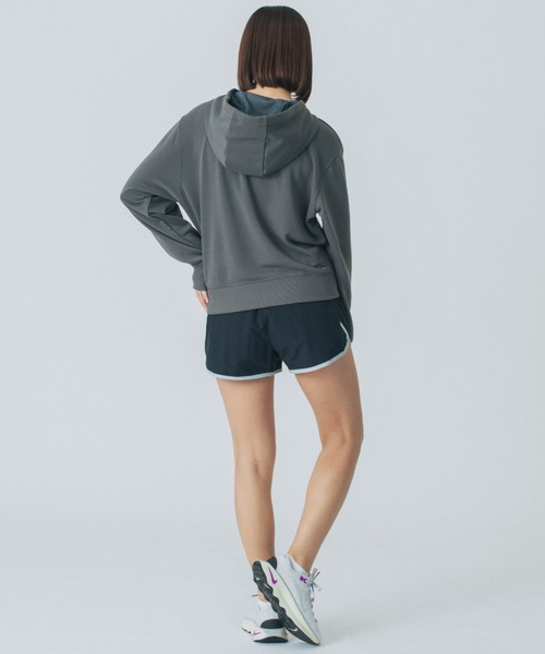 X-girl（エックスガール）の「X-GIRL/エックスガール クロップド丈パーカー 155251012002（パーカー・レディース・ライトブルー/グレー/ホワイト/ライム/オレンジ/ライトイエロー・L/M）」の12枚目の写真