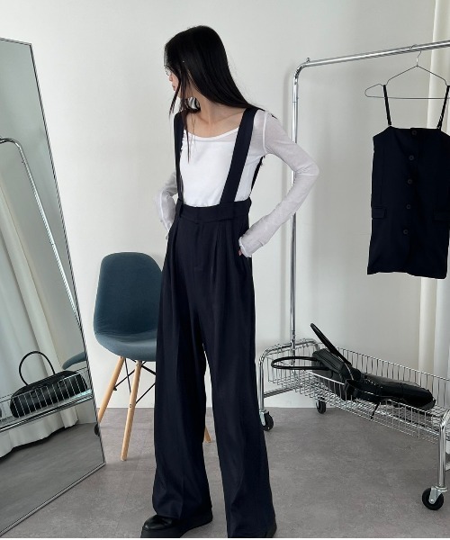 duei（デュイ）の「フロントタックサスペンダーワイドパンツ  