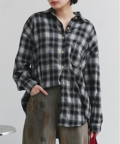 ad thie(アドティエ)の「オーバーサイズ チェックシャツ(シャツ/ブラウス・レディース・ブラック/ブルー/レッド/ブラウン・FREE)」の2枚目の写真