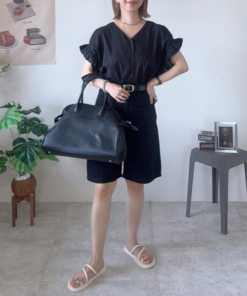 aquagarage（アクアガレージ）の「涼しげ素材のラッフルスリーブVネックブラウス（シャツ/ブラウス・レディース・オフホワイト/カーキ/ブラック/キャメル/ベージュ・M/L/S）」の12枚目の写真