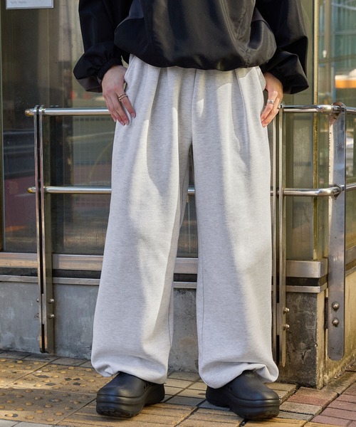 タックワイド裾ドローコードストレートスウェットパンツ MONO