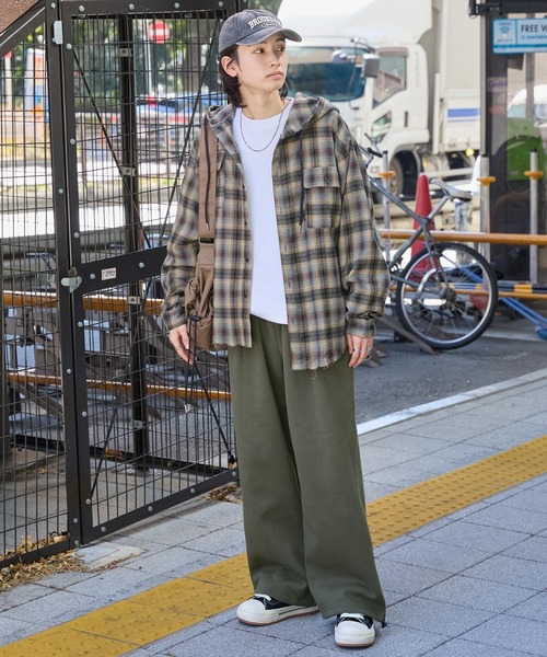 セール】タックワイド裾ドローコードストレートスウェットパンツ