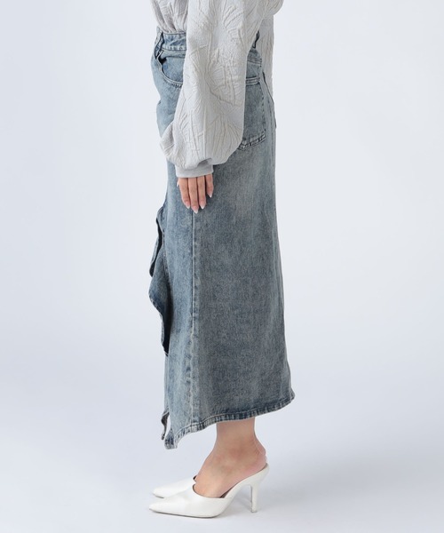 CECIL McBEE（セシルマクビー）の「フロントスリットデニムスカート（デニムスカート・レディース・ブラック/ケミカルウォッシュ・64/61）」の6枚目の写真