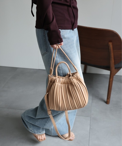 muva■レトロスタイル プリーツ 巾着 ショルダーバッグ CL0244 muva□レトロスタイル プリーツ 巾着 ショルダーバッグ CL0244