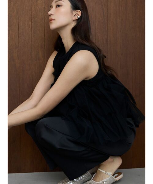 OUNNOUN（オウンノウン）の「【OUNNOUN】デザインペプラムタンクトップ（Tシャツ/カットソー・レディース・ブラック/ライトブルー/ホワイト・FREE）」の2枚目の写真