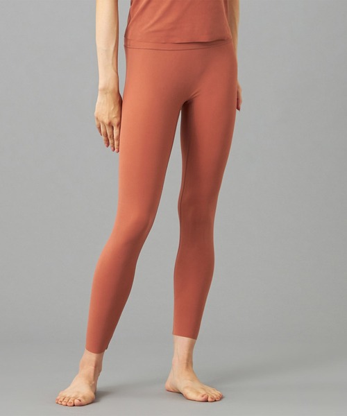 Chacott(チャコット)の「ZEN レギンス(レギンス/スパッツ・レディース・ブラック/ライトブルー/ライトグリーン/グリーン/レッド・M/S/L)」の5枚目の写真