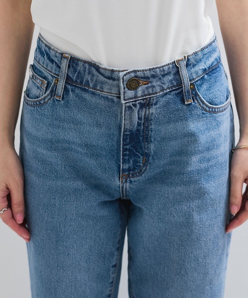 GUESS JEANS（ゲスジーンズ）の「【GUESS(ゲス)】MID RISE STRAIGHT/ デニム ストレートジーンズ（デニムパンツ・レディース・ブラック/サックスブルー/ブルー・L/S/M）」の10枚目の写真