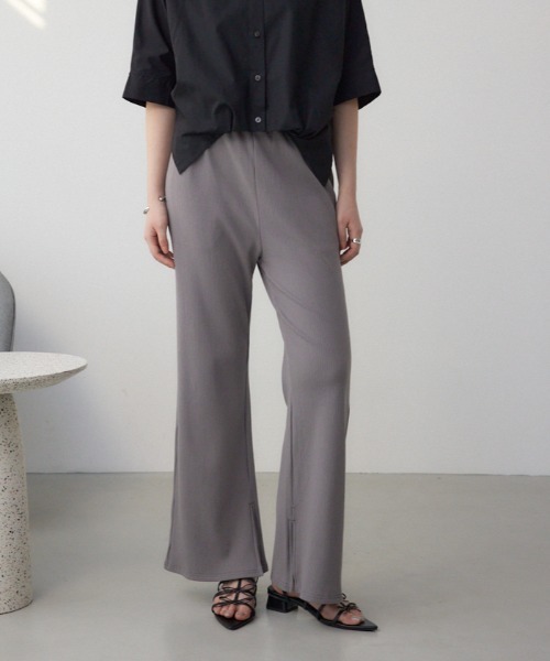 AZUL by moussy(アズールバイマウジー)の「リブタイトフレアパンツ 春服 秋服 美シルエット リブパンツ ウエストゴム(スラックス・レディース・ブラック/イエロー/ライトグレー・FREE)」の1枚目の写真