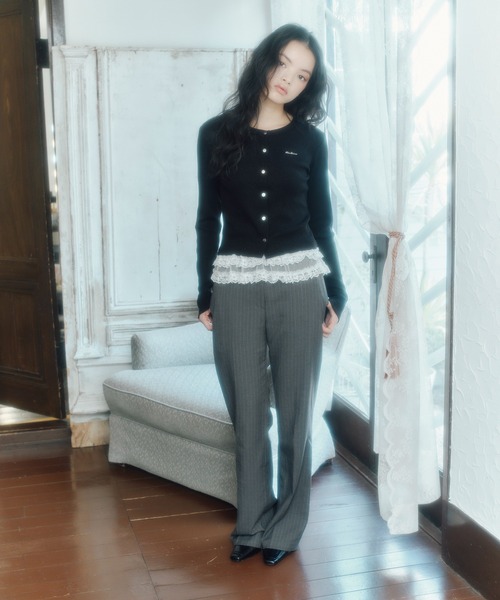 FCMM（エフシーエムエム）の「GLITTER ROUND NECK CARDIGAN/グリッダーラウンドネックカーディガン（カーディガン/ボレロ・レディース・ホワイト/ブラック/グレー・MEDIUM/SMALL）」の4枚目の写真